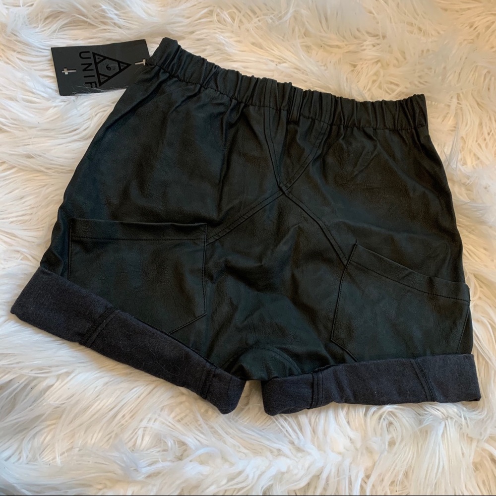 UNIF Garçon Faux Leather Shorts - Picture 4 of 8